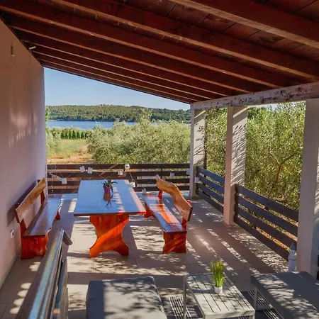 House Fontanele Сasa de vacaciones Pula