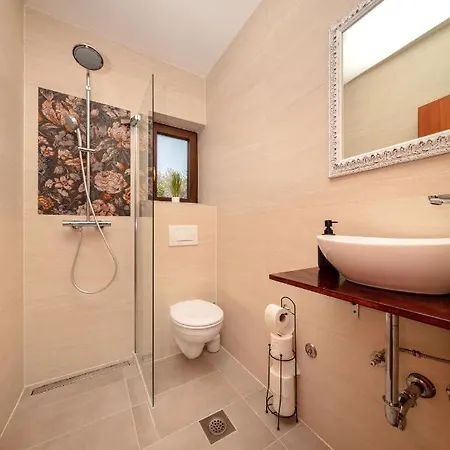 Semesterbostad House Fontanele *