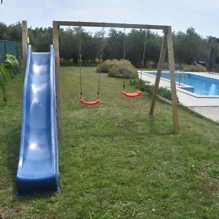 Сasa de vacaciones House Fontanele