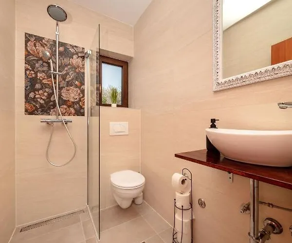 別荘 House Fontanele *